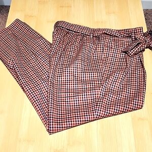 High waisted tappered pants